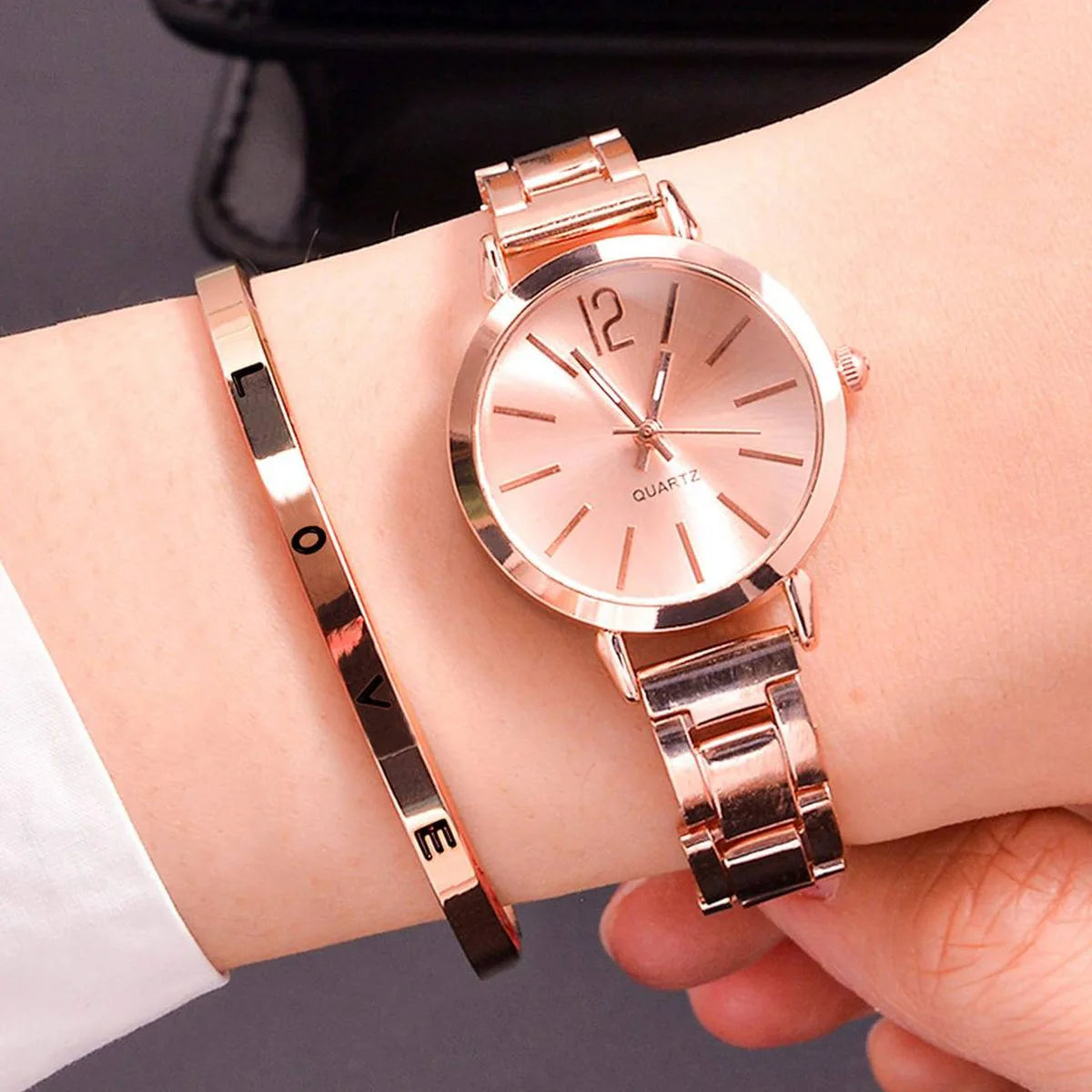 Relógio de pulso + pulseira grátis